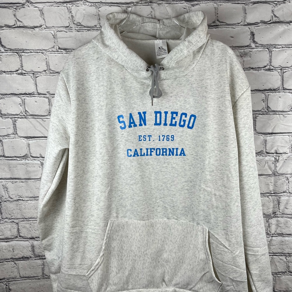 XL  Hoodie Unisex  Graphic Print Grey  Fits like L Soft  Comfy NWOT